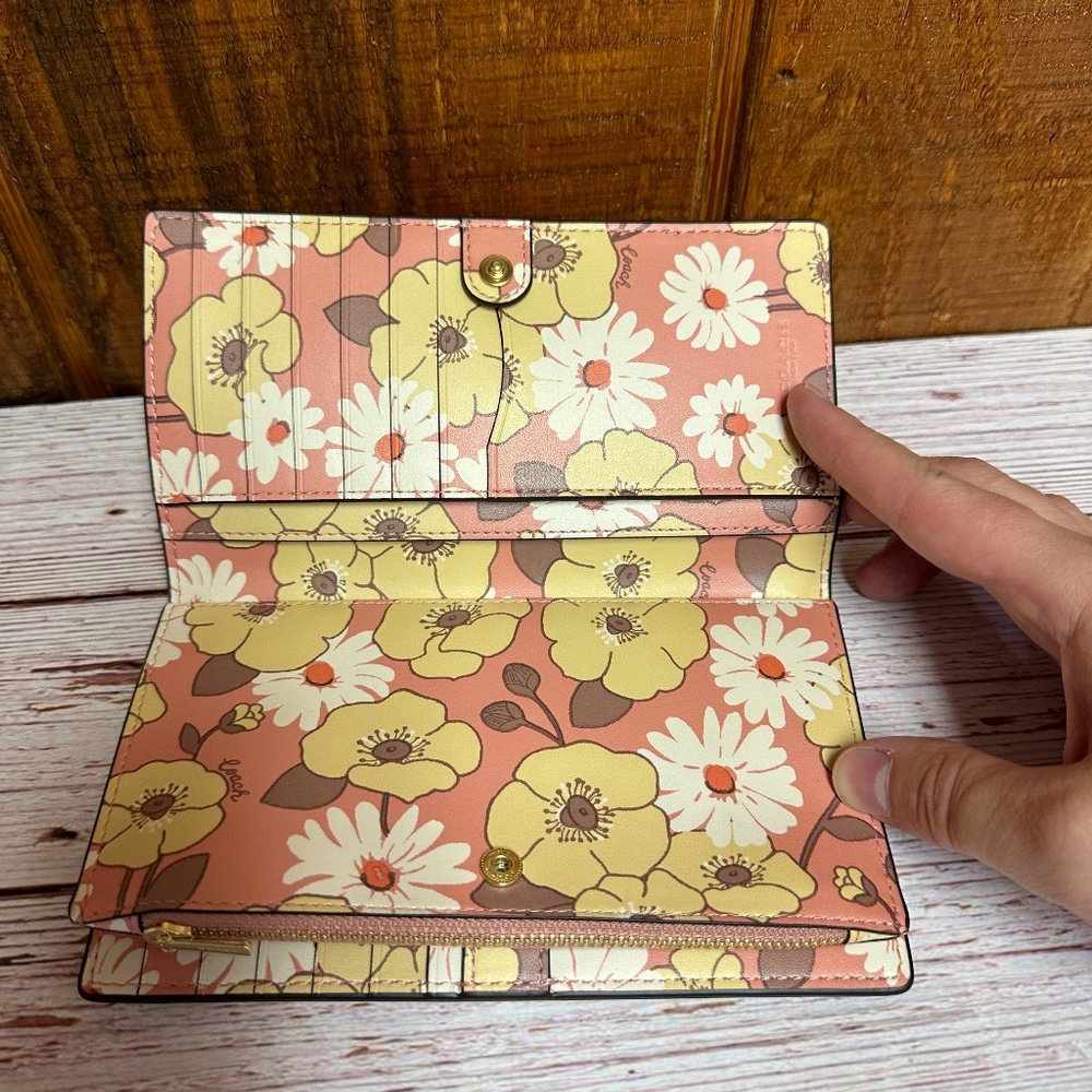 Coach Slim Zip Wallet With Floral Cluster Print Interior - Picture 5 of 6